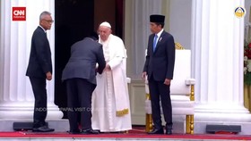 VIDEO: Momen Paus Fransiskus Salaman dengan Prabowo di Istana Merdeka