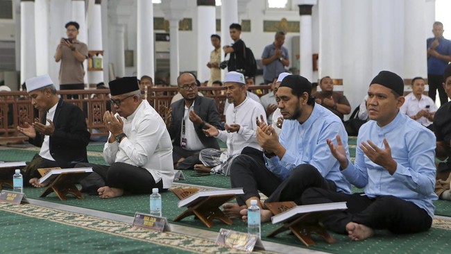 Bakal Calon Wakil Gubernur Aceh Tgk Muhammad Yusuf A Wahab alias Tu Sop meninggal bumi pada Sabtu (7/9) pagi.