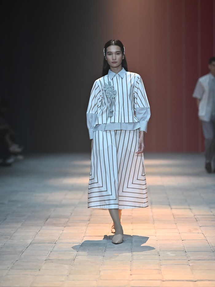 Runway Plaza Indonesia Men's Fashion Week turut dimeriahkan koleksi Artkea Stripes yang bertajuk