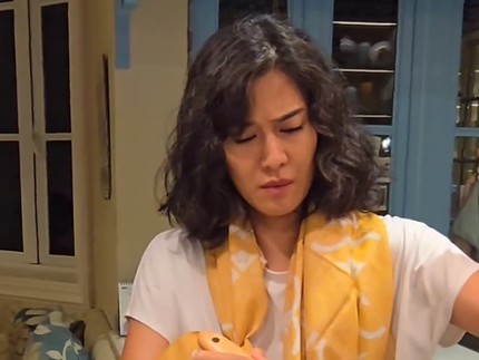 5 Potret Bunda Seleb Masak di Dapur, Dian Sastrowardoyo hingga Raisa
