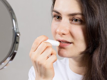 7 Rekomendasi Lip Oil yang Bagus untuk Bibir Hitam dan Kering