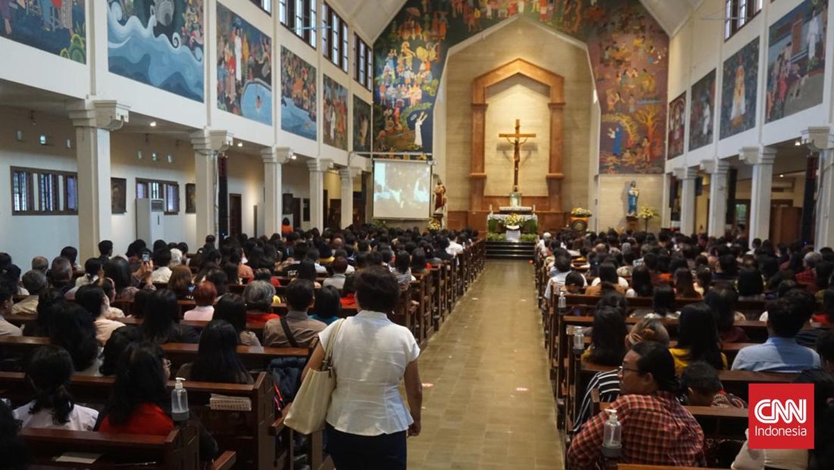 Daftar Paus Katolik dari yang Pertama hingga Paus Fransiskus