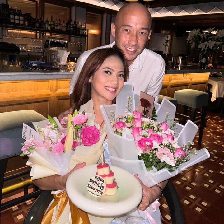 <p>Selama 13 tahun menjalani pernikahan, rumah tangga Kinaryosih dan Brett Money jauh dari gosip miring. Bahkan, rumah tangga mereka juga cukup jarang tersorot publik.(Foto: Instagram @kinaryosihmoney)<br /><br /><br /></p>
