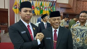 Ayah-Anak Dilantik Bareng Jadi DPRD Jateng, Anak Jadi Anggota Termuda