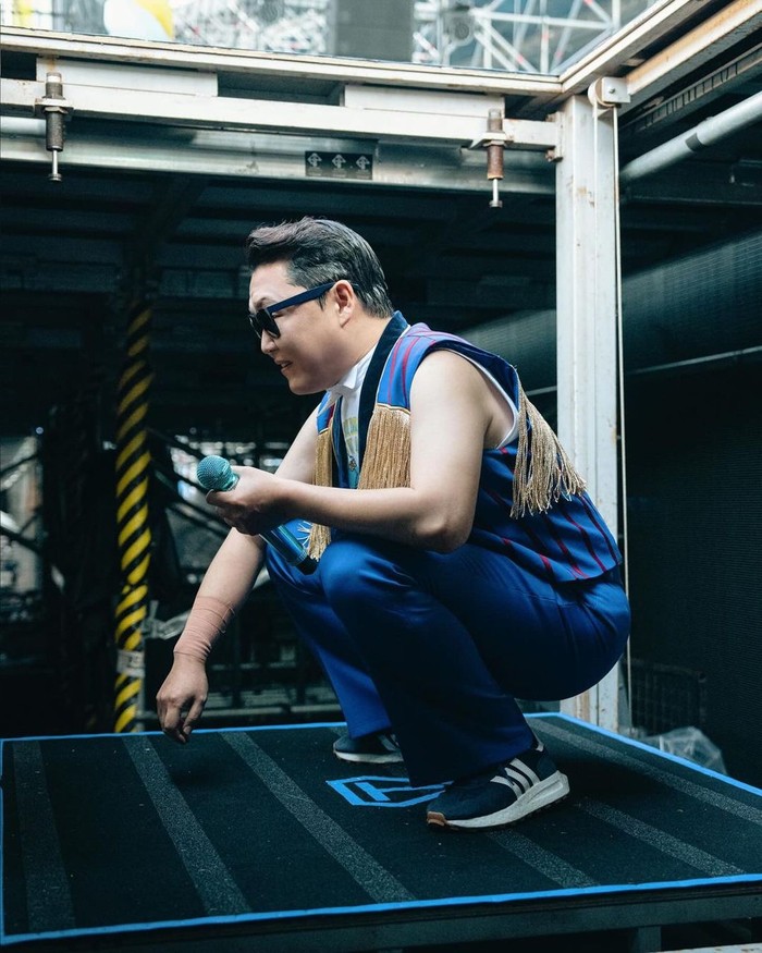 PSY, penyanyi di balik hits berjudul “Gangnam Style”, menduduki peringkat kedua sebagai solois K-Pop terbaik abad ke-21. Dampak positif lagu miliknya yang mendunia tersebut masih terasa hingga saat ini. / Foto: instagram.com/42psy42