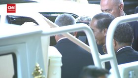 VIDEO: Jokowi Sambut Paus Fransiskus Jelang Misa Akbar di GBK