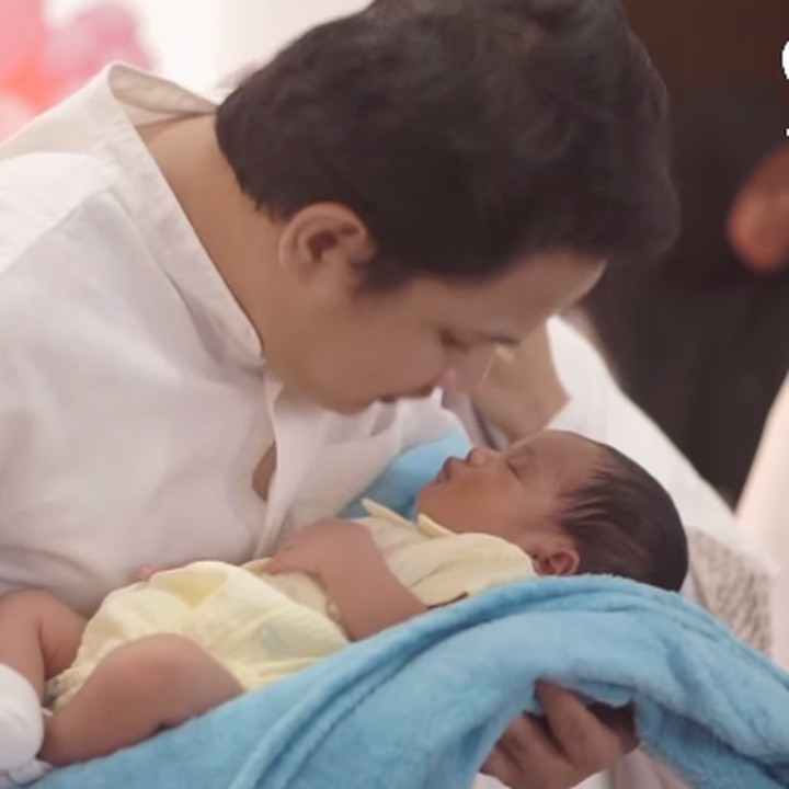 <p>Banyak netizen yang turut berbahagia dengan acara aqiqah Shireen. Tidak sedikit yang mendoakan agar Shireen tumbuh menjadi anak yang salihah dan selalu diberikan kesehatan. (Foto: Instagram: @nadyamustikarahayu)</p>