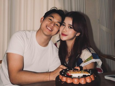 img-title Alden Klarifikasi soal Water Heater dan Awkarin, Brisia Jodie Cuma Korban?