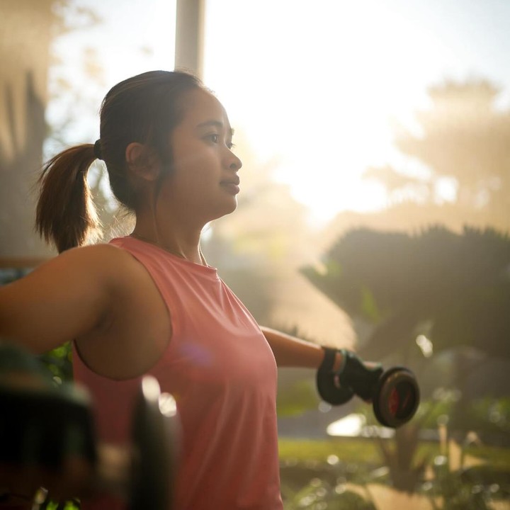 <p>Gritte Agatha menyesuaikan jenis olahraga sesuai usia kehamilan dan kondisi fisiknya. "<em>Gym while pregnant</em>. PS: Waktu trimester 1 benar-benar enggak olahraga selain jalan kaki dan renang ya," cerita Gritte dalam unggahannya. (Foto: Instagram @gritteagathaa)</p>