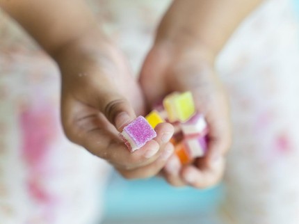 3 Dampak Kelebihan Gula pada Anak yang Perlu Bunda Perhatikan dan Cara Mengatasinya