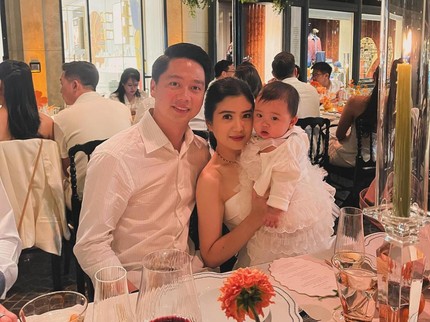 5 Potret Harmonis Kevin Sanjaya & Valencia Tanoesoedibjo Bareng Putri Cantiknya