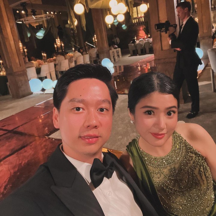 <p>Kevin Sanjaya dan Valencia Tanoesoedibjo menikah pada 23 Maret 2023. Pasangan harmonis ini telah dikaruniai anak berjenis kelamin perempuan pada 1 Agustus 2024 dan diberi nama cantik, Avery Victoria Sukamuljo. (foto: Instagram @valenciatanoe dan @kevin_sanjaya)<br /><br /><br /></p>