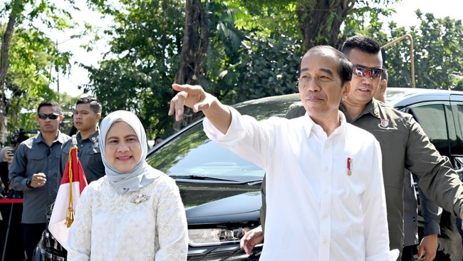 Setelah Risma dan Pramono mengusulkan mundur, Presiden Jokowi mengaku ada opsi untuk reshuffle kabinet saat mendekati akhir masa jabatannya.