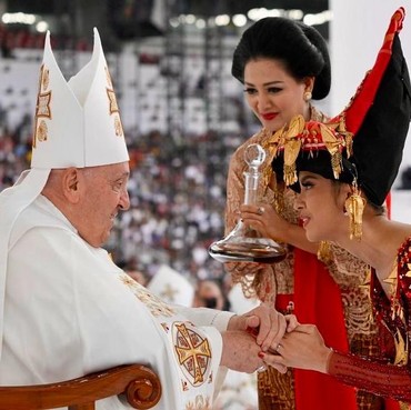 Rasakan Duka Mendalam, Lyodra Kenang Momen Istimewa dengan Paus Fransiskus