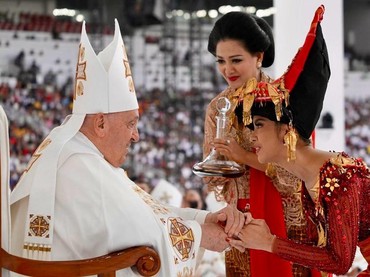 Rasakan Duka Mendalam, Lyodra Kenang Momen Istimewa dengan Paus Fransiskus
