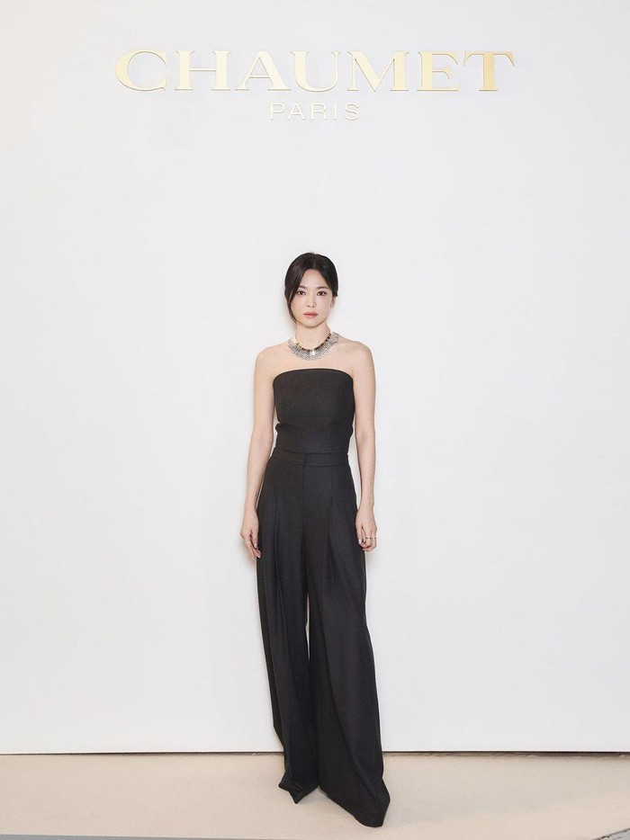 Tidak hanya itu saja, Song Hye Kyo juga sangat aktif terlibat dalam berbagai project atau event bersama Chaumet sebagai ambassador-nya, termasuk dalam event kali ini./ Foto: instagram.com/kyo1122