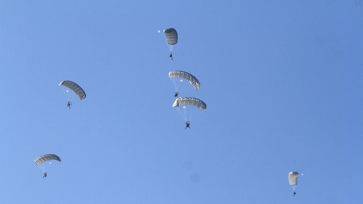 Kecelakaan Terjun Payung di Pangandaran: 2 Atlet Meninggal, 3 Selamat