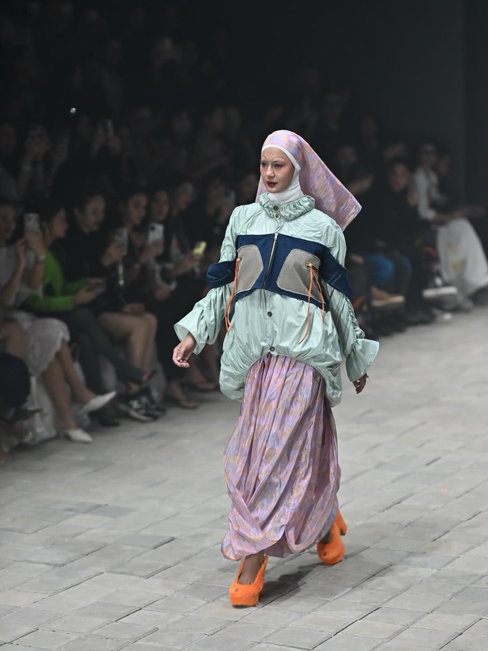 Setelah 7 tahun sempat vakum dari PIMFW, jadi TS The Label by Tities Sapoetra kembali perkenalkan koleksi terbarunya, The Alter Ego, di The Warehouse, Plaza Indonesia/ Foto: Dok. Plaza Indonesia Men's Fashion Week