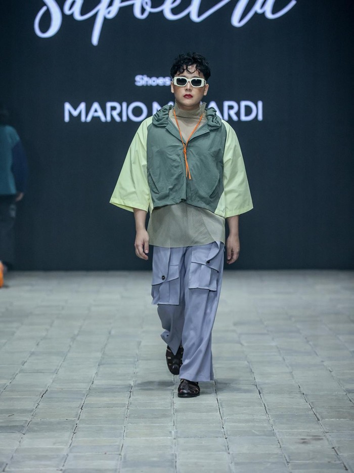 Ikon sekaligus muse itu pun jadi model yang mempresentasikan koleksi The Alter Ego. Mereka adalah Karenina Anderson, Dara Warganegara, Shareefa Danish, Paula Verhoeven, Rangga Moela, Ayu Gani, Uchita Pohan, dan lainnya./ Foto: Dok. Plaza Indonesia Men's Fashion Week