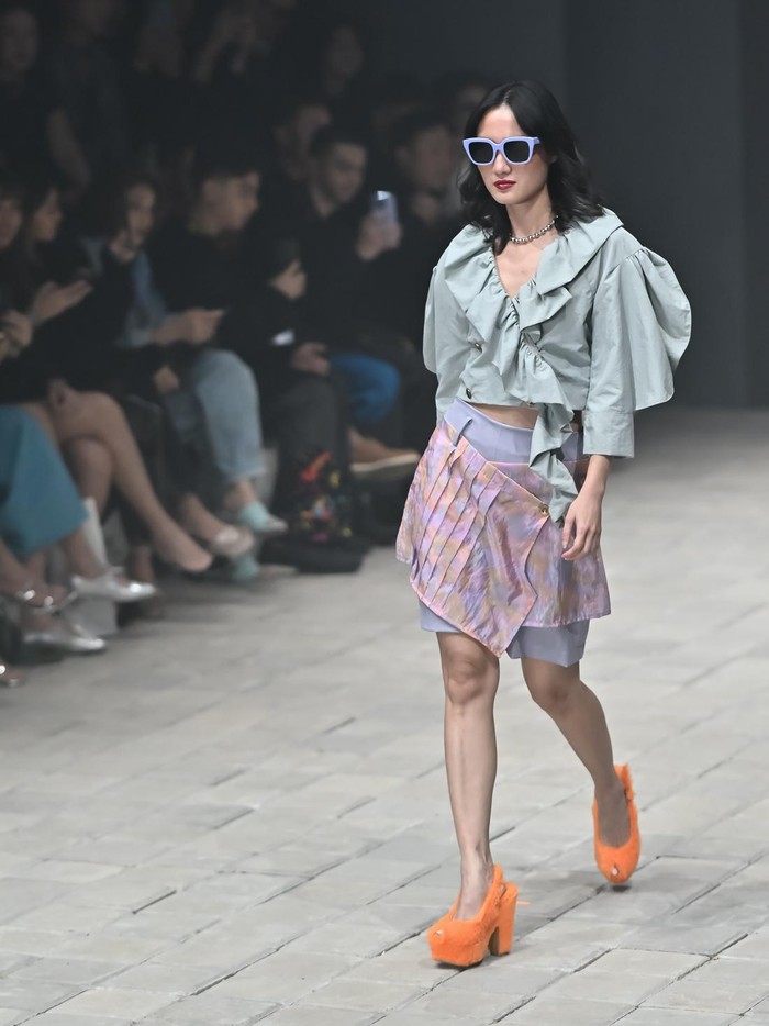 Kali ini, TS The Label mengangkat berbagai material mulai dari denim, wool, hingga nylon untuk merancang koleksi/ Foto: Dok. Plaza Indonesia Men's Fashion Week