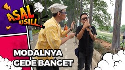 img-title Pengamen Zaman Now, Nyanyinya di Pinggir BKT Sawerannya Jutaan