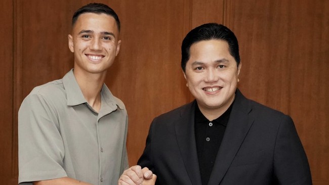 Netizen ramai-ramai berkomentar usai Eliano Reijnders resmi jadi WNI setelah menjalani sumpah di KBRI Brussels, Belgia, Senin (30/9).