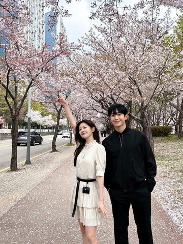 Pancarkan Chemistry Apik di Drakor Love Next Door, Intip Potret Kebersamaan Jung Hae In dan Jung So Min