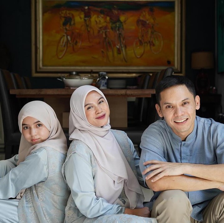 <p>Ben Kasyafani memiliki putri semata wayang dari Marhshanda, yaitu Sienna Ameerah. Setelah bercrai dan menikah lagi dengan Nesyana Ayu, hak asuh Sienna jatuh ke tangan Ben. (Foto: Instagram @benkasyafani)</p>