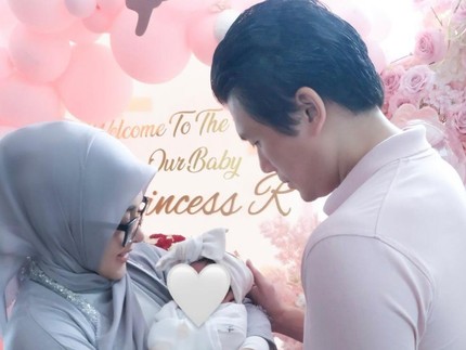 Baby R Berusia 1 Bulan, Ini 5 Potret Syahrini Throwback Foto-foto usai Melahirkan