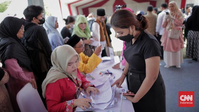 Penerimaan calon anggota KPPS telah dibuka pada Selasa (17/9). Jangan sampai pendaftar tidak mengetahui berapa gaji KPPS Pilkada 2024 dan besaran santunannya.