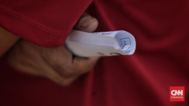 Survei Indikator Politik Indonesia mengungkap elektabilitas Supian Suri-Chandra Rahmansyah 49,5 mengungguli elektabilitas Imam Budi Hartono-Ririn A Rafiq 46,6.