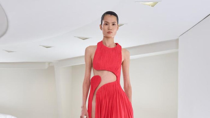 Alaïa Winter/Spring 2025 Look 45