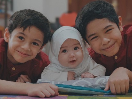 5 Potret Ketiga Anak Alyssa Soebandono & Dude Harlino, Termasuk Si Cantik Baby Aulia