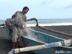 Nelayan Lumajang Tak Melaut Dampak Gelombang Tinggi dan Angin Kencang