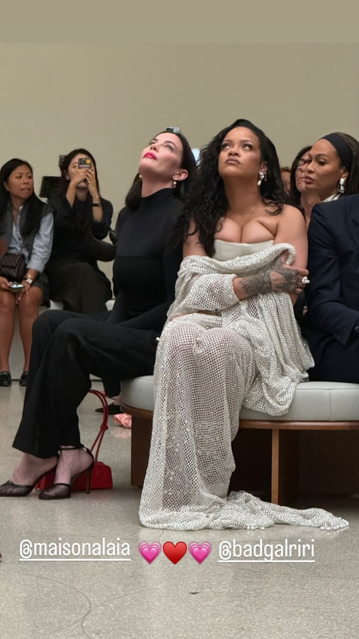 Liv Tyler dan Rihanna