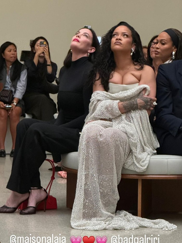 Liv Tyler dan Rihanna