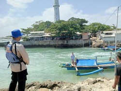 Perahu Jitu Terbalik di Laut Garut, Dua Nelayan Hilang