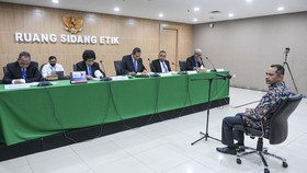 FOTO: Momen Bersejarah Paus Fransiskus di Istiqlal & Duka Faisal Basri