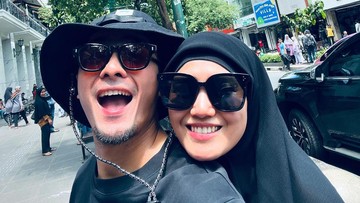 Diduga Karaoke Ditemani LC, Ricky Harun Pamer Gelendotan ke Istri