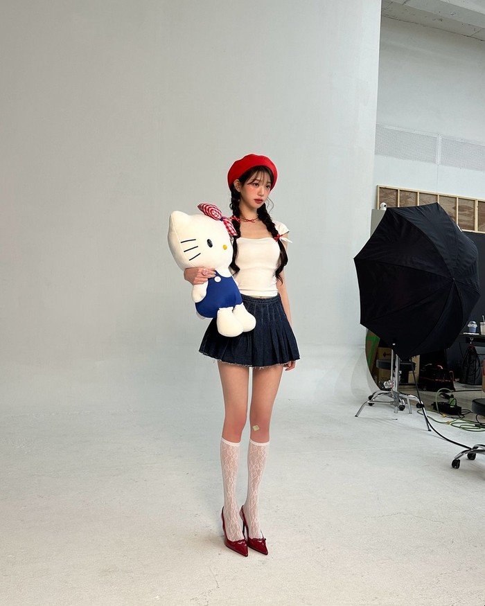 Saat membicarakan topik ini, salah satu nama idol K-Pop yang mungkin langsung terlintas di pikiran adalah Jang Wonyoung IVE. Ia dan An Yujin memiliki tinggi 173 cm, sedangkan Liz hanya 2 cm lebih pendek dari mereka./ Foto: instagram.com/for_everyoung10