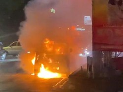 Angkot di Bogor Terbakar, Dipicu Korsleting Listrik di Bagian Mesin