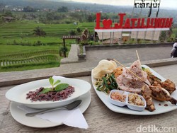 Menikmati Hidangan Lezat dengan Beras Merah Khas Jatiluwih di Jatiluwih Resto