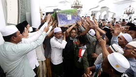 FOTO: Pemakaman Ulama Kharsimatik Sekaligus Bacawagub Aceh Tu Sop