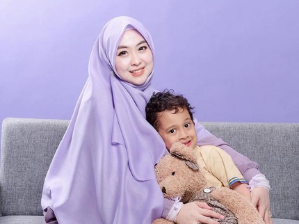 5 Potret Maternity Shoot dr Shindy Putri, Bahagia Pamer Baby Bump Bersama Sang Putra