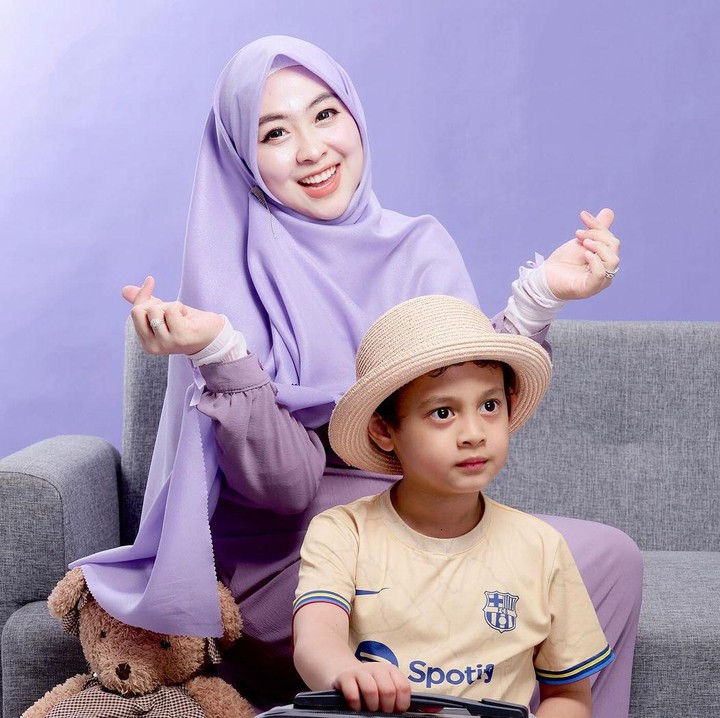 <p>Dr Shindy juga menyelipkan doa dan harapan untuk Yusuf. "My boy.. Semoga Allah selalu menjagamu ya sayang.. “Ya Tuhanku, anugerahkanlah kepadaku (seorang anak) yang termasuk orang-orang yang sholih," tulisnya. Kita doakan semoga kehamilan dr Shindy senantiasa sehat dan lancar hingga persalinan nanti ya. Foto: Instagram@dr.shindyputri_</p>