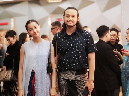 7 Potret Manisnya Kedekatan Dwi Sasono dan Sang Putri, Terbaru Fashion Show Bareng