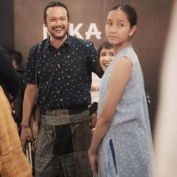 <p>Seperti ayah dan ibundanya, Widuri juga terjun ke dunia hiburan sebagai pemeran. Ia sudah membintangi banyak film dan dipuji jago akting, lho. (Foto: Instagram @dwisasono)<br /><br /><br /></p>