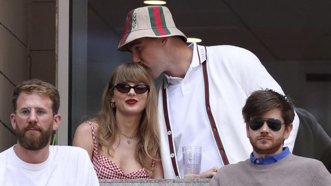 Travis Kelce disebut ingin membuat ulang tahun kekasihnya, Taylor Swift, pada 13 Desember mendatang menjadi "ekstra spesial".