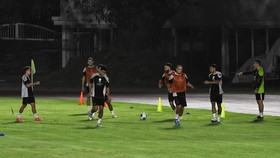 Teriakan 'Satu, Dua, Tiga' Jay Idzes dkk di Latihan Timnas Indonesia