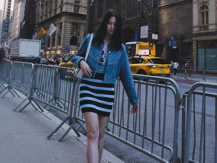 5 Potret OOTD Laura Basuki, Simpel tapi Tetap Stylish